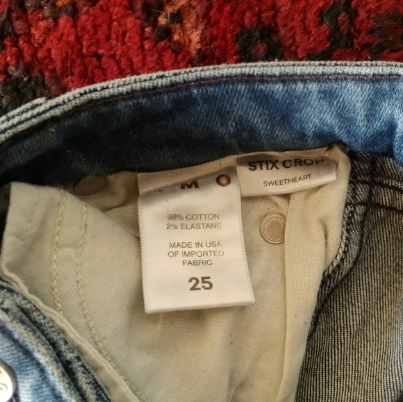 *SOLD* AMO Stix Crop Jeans - Picture 5 of 6